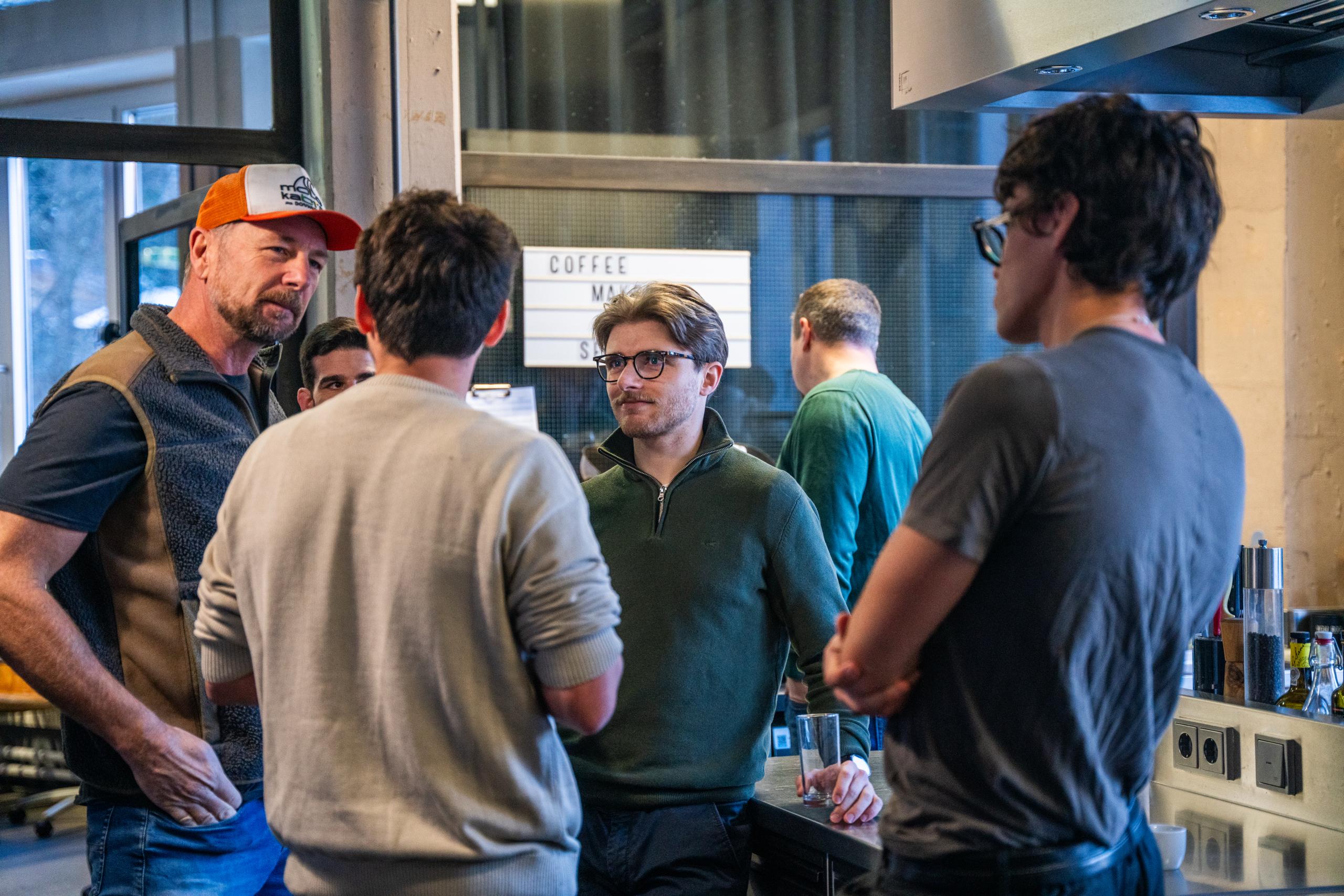 Stehgespräche bei einem KINN-Event